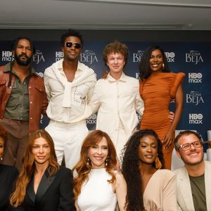 O elenco da novela ‘Dona Beja’ se reuniu nesta terça-feira (27) em um evento para lançar o folhetim