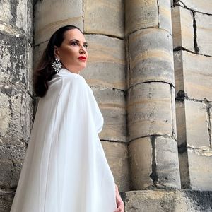 Hoje aos 62 anos, Luiza Brunet chama atenção por sua jovialidade e, para manter a aparência em dia, recorre a procedimentos estéticos