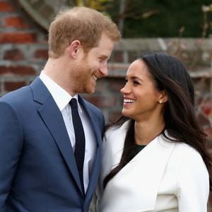 Segundo a vidente, Meghan Markle 'estaria pronta para consertar a dinâmica familiar com Príncipe Harry'.