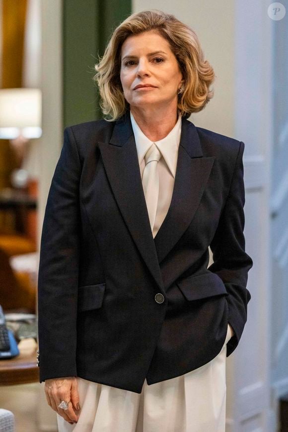 A personagem Odete Roitman, interpretada por Débora Bloch no remake de Vale Tudo, fez sua primeira aparição no capítulo exibido no sábado, 26 de abril de 2025.