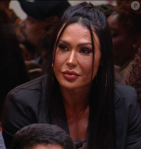 Gracyanne Barbosa já adotou penteado com cabelo liso em Paredão