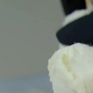 Ana Maria Braga divertiu os internautas do X, antigo Twitter. ‘Ensinando a fazer banana coberta com chocolate com zero maturidade porque parece uma p*roca’, escreveu um perfil