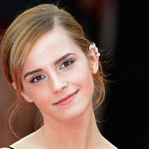 Emma Watson aos 19 anos com Harvey Weinstein? Foto polêmica ressurge e reações são catastróficas: 'Parece desconfortável'