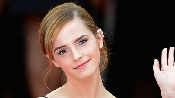 Emma Watson aos 19 anos com Harvey Weinstein? Foto polêmica ressurge e reações são catastróficas: 'Parece desconfortável'