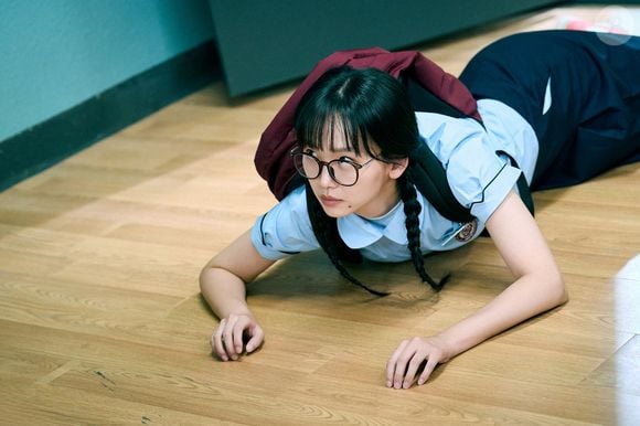 'Aprendendo a Lição' fala sobre bullying e abusos nas escolas, envolvendo alunos, professores e até os pais dos estudantes