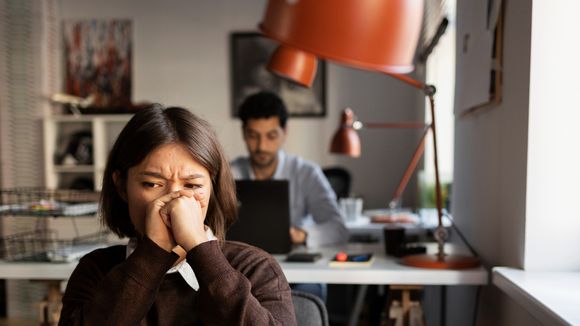 Antes de contar aos seus colegas que está procurando um novo emprego, há três coisas que você deve levar em consideração
