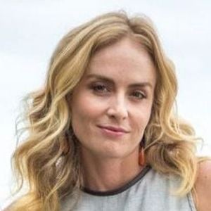 Angélica usa a sua força mental e inteligência emocional para falar abertamente sobre a vida dentro e fora da TV