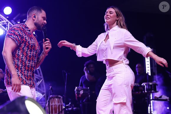 Paolla Oliveira deu um show de samba no pé