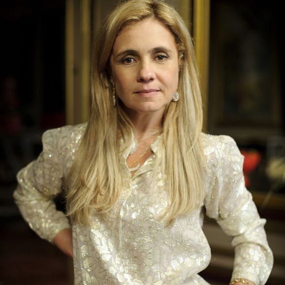 Adriana Esteves deve interpretar Carminha novamente em ‘Avenida Brasil 2’, com previsão de estreia para janeiro de 2027