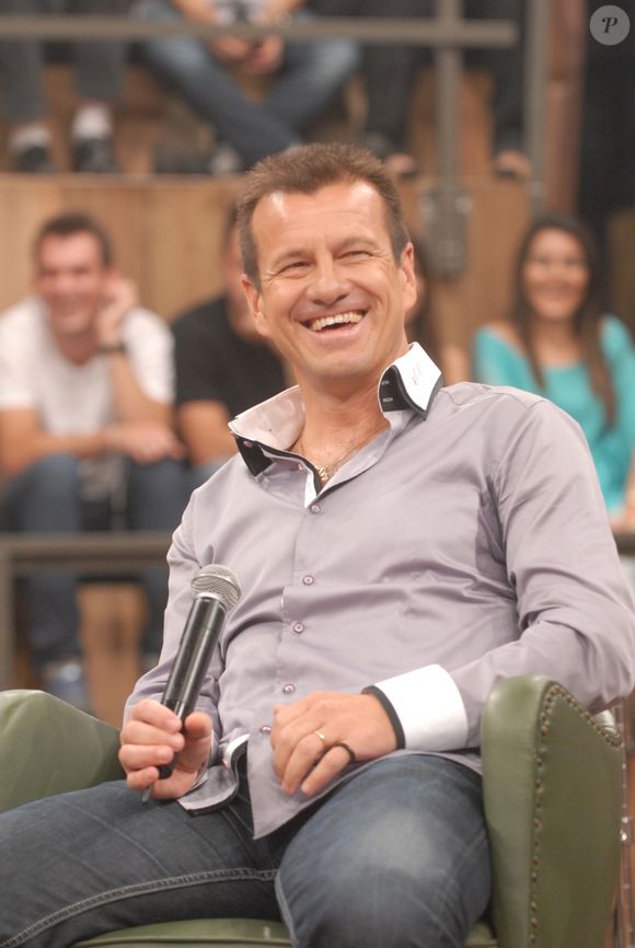 Capitão do Brasil na Copa-1994, Dunga brincou ao negar medo de demissão da Seleção em 2014 ao reassumir equipe após 4 anos. 'Se gritar resolvesse, chamava o Tarzan que estava tudo certo', disparou