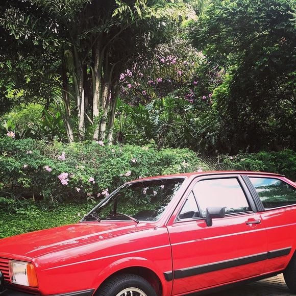 William Bonner tem este carro, um Volkswagen Gol GT 1986 vermelho, como um de seus principais xodós