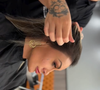 Andressa Urach estava com falhas nas laterais dos cabelos por causa da colocação do mega hair antigo
