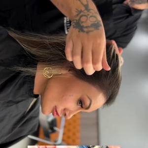 Andressa Urach estava com falhas nas laterais dos cabelos por causa da colocação do mega hair antigo