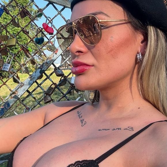 Andressa Urach é conhecida por fazer intervenções estéticas ousadas