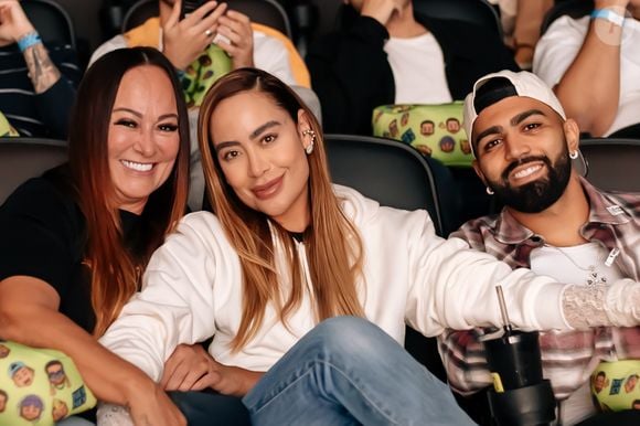 Mãe, irmã e cunhado de Neymar, Nadine, Rafaella Santos e Gabigol também foram ao evento em 5 de outubro de 2026