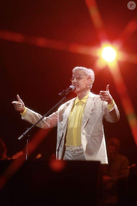 Caetano Veloso desmentiu a atriz cerca de 10 dias depois em uma entrevista ao jornal Folha de São Paulo