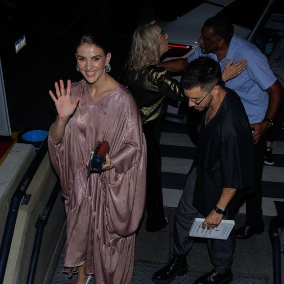 Discretos, Junior Lima e Monica Benini aparecem juntos em rara saída pública