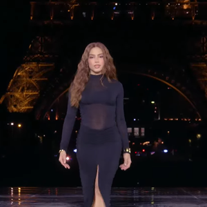 O visual de Anitta no desfile da L’Oréal Paris em Paris colocou a beleza em destaque na passarela. A cantora participou do evento ao lado de outras três embaixadoras brasileiras, em uma apresentação que reuniu diferentes trajetórias artísticas. Segundo a psicóloga Leticia Martín Enjuto, nosso cérebro utiliza atalhos mentais para interpretar rapidamente as pessoas, mas essas primeiras impressões podem estar erradas e precisam ser colocadas em perspectiva