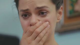 HOJE em 'Força de Mulher' (16 de junho): Natal vira pesadelo! Bahar entra em desespero com tiro e vai aos prantos com cena assustadora da novela turca