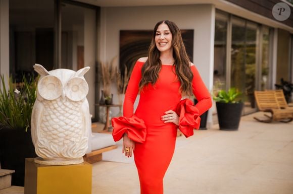 'Sua Mãe te Conhece?' é apresentado por Claudia Raia, que desempenha muito bem o papel de comandante deste reality show