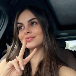 "Uma laje cheia de água, um teto desabado e infiltração pela casa toda", escreveu a modelo nos stories do Instagram