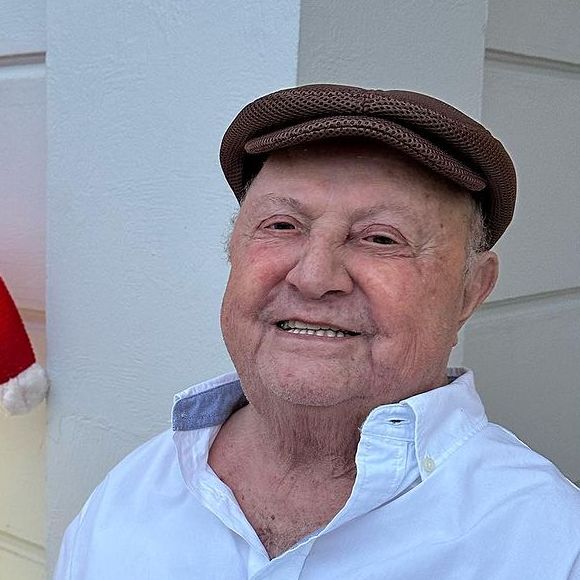 Pai de Eliana seguiu trabalhando de zelador mesmo com o sucesso da filha famosa: aposentadoria só viria no final de 1999