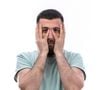 Quais são os sinais de que uma pessoa não é boa? Estudos sobre psicologia da personalidade apontam cinco comportamentos que merecem atenção: instabilidade emocional, abuso de poder no trabalho, prejuízos causados aos outros, traços sombrios e uma visão constantemente negativa das pessoas