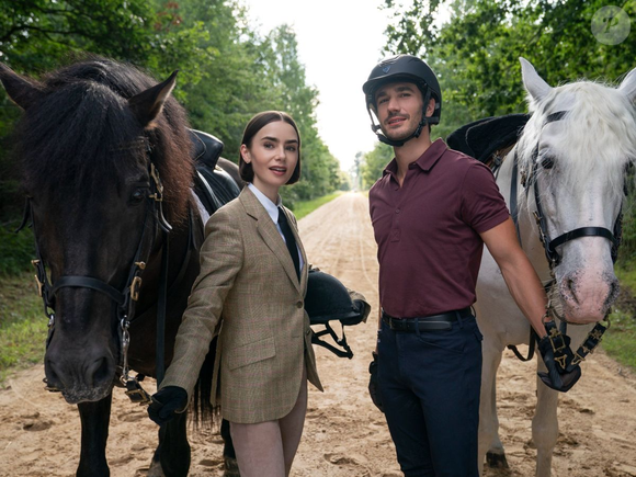 Na 5ª temporada de Emily em Paris, cabelo e figurino deixam pistas sobre quem Emily Cooper está se tornando