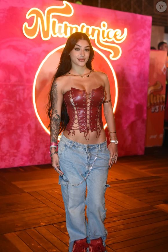 Bia Miranda no show de despedida da turnê Numanice, de Ludmilla