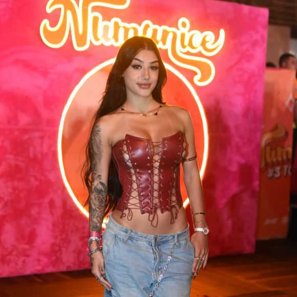 Bia Miranda no show de despedida da turnê Numanice, de Ludmilla