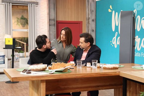 Cátia Fonseca apresentava o 'Melhor da Tarde' ao vivo na Band, mas anunciou sua saída repentina nesta quarta-feira (11)