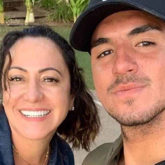 O pedido de casamento de Gabriel Medina para Isabella Arantes movimentou as redes sociais nesta sexta-feira (10) e teve uma reação que poucos esperavam: a aprovação pública e bem-humorada de Simone Medina.