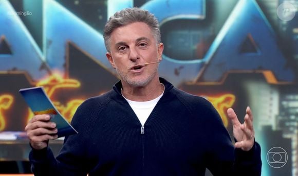 "Acho que já conquistou tudo e muito mais do que poderia sonhar. Mas o mais importante na nossa vida, além de você querer ser presidente, dono do mundo, é você ser uma pessoa que deixe um legado nas pessoas com aquilo mais valioso: o amor, respeito. Isso por trás da máscara”, disparou a ex-Tiazinha para Luciano Huck