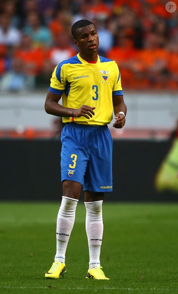 Após encerrar a carreira no futebol em 2021, o ex-zagueiro Frickson Erazo, com passagem pelo Brasil e pela Copa do Mundo, se tornou campeão de reality culinário