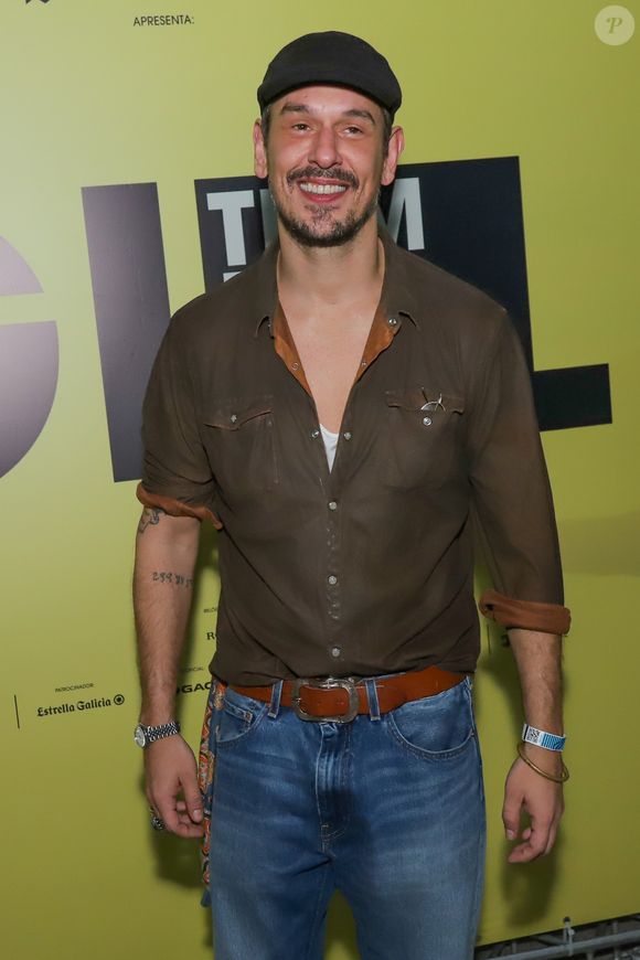 João Vicente de Castro elogia a barriga sarada de Gracyanne Barbosa no print: ‘Deixa eu ver sua barriga. Tenho muito tesão nela’