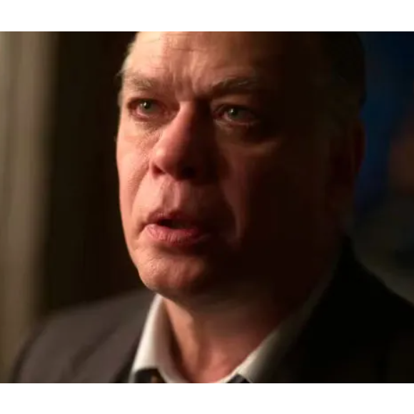 Em 'Garota do Momento', Juliano coloca fogo na boate de Lígia.