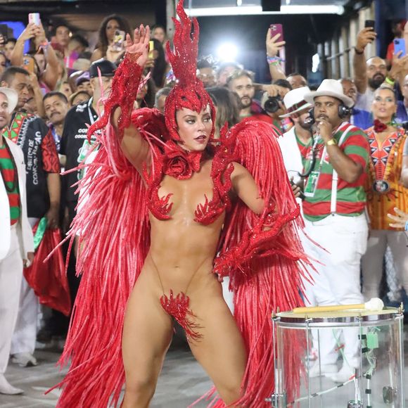Paolla Oliveira vai desfilar pela última vez como rainha de bateria no carnaval 2025