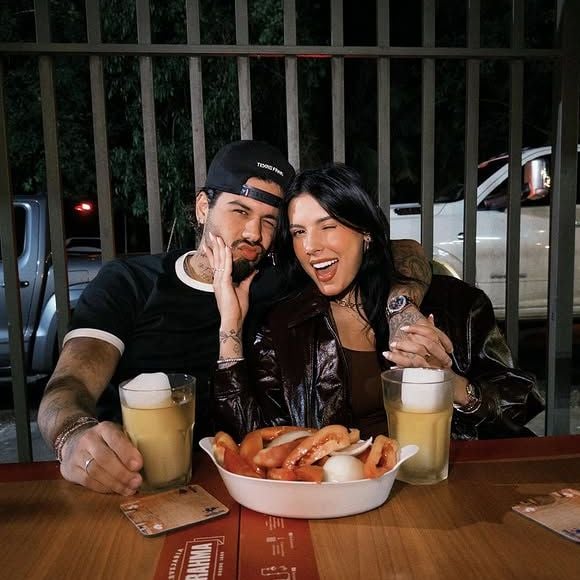 Zé Felipe e Ana Castela começaram a namorar logo após o fim do casamento do cantor com Virgínia