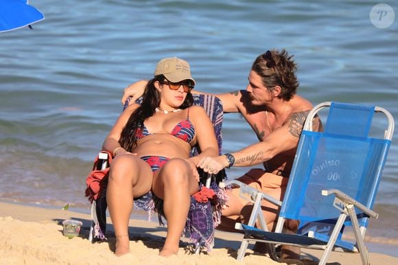 Rômulo Arantes Neto e Mari Saad ainda não revelaram o sexo do bebê que estão esperando