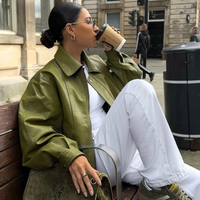 Os novos tênis New Balance em verde eucalipto que estão superando os Adidas Samba: são igualmente elegantes e muito mais refrescantes para o Outono 2026