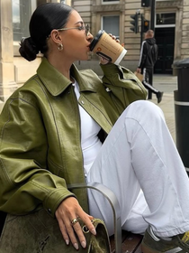 Os novos tênis New Balance em verde eucalipto que estão superando os Adidas Samba: são igualmente elegantes e muito mais refrescantes para o Outono 2026