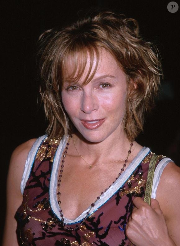 Um diretor de fotografia percebeu que estava saindo uma cartilagem da ponta do nariz de Jennifer Grey