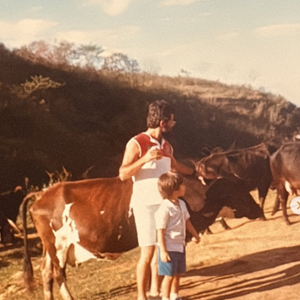 Bruno Gagliasso destacou uma característica que, segundo ele, marcou a relação com o pai: “O sétimo dia tinha que cair no Dia Mundial dos Animais. Obrigado por ter me ensinado a amar e respeitar a natureza”, escreveu o ator.