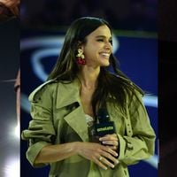 CCXP 2025 com looks ousados, decotão e renda: veja o que Bruna Marquezine, Deborah Secco e mais famosas usaram no evento neste sábado (06)