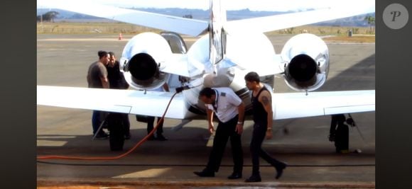 Zezé Di Camargo aposta em avião executivo para reduzir tempo de deslocamento entre apresentações em diferentes estados