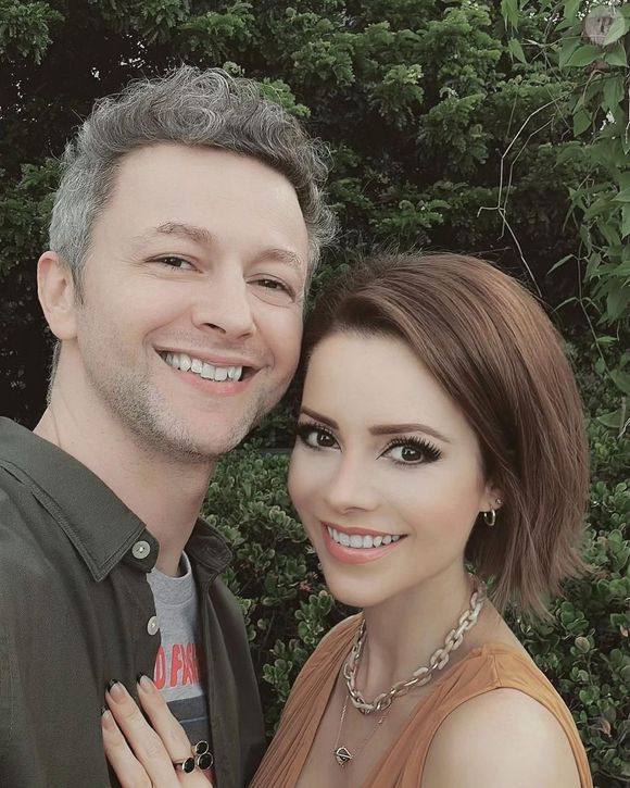 Theo é fruto do antigo relacionamento da cantora Sandy e Lucas Lima.