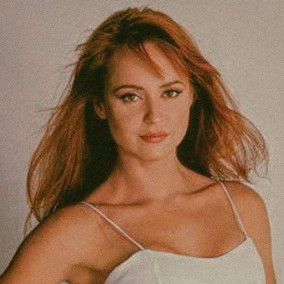 Gaby Spanic costumava fazer muito sucesso com sua beleza natural no início da carreira