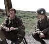 Lançada pela HBO, a minissérie conta a história real da Easy Company, a companhia do 506º Regimento de Infantaria Paraquedista da 101ª Divisão Aerotransportada do Exército dos Estados Unidos
