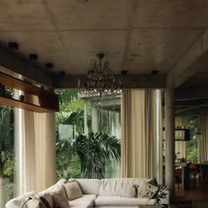 Internauta se hospedou na residência durante dez dias: Fiquei hospedada nesse verdadeiro paraíso por 10 dias! A casa é maravilhosa, tem uma vista fantástica, uma piscina deliciosa e um super alto astral”.