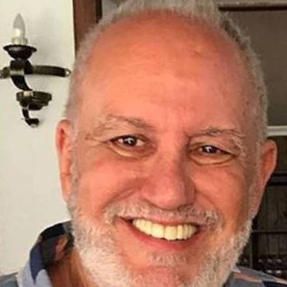 Homero Salles também se mostrou contrário à campanha de parte do público, que sugere que a TV Globo troque Marcos Mion por Faro nas tardes de sábado
